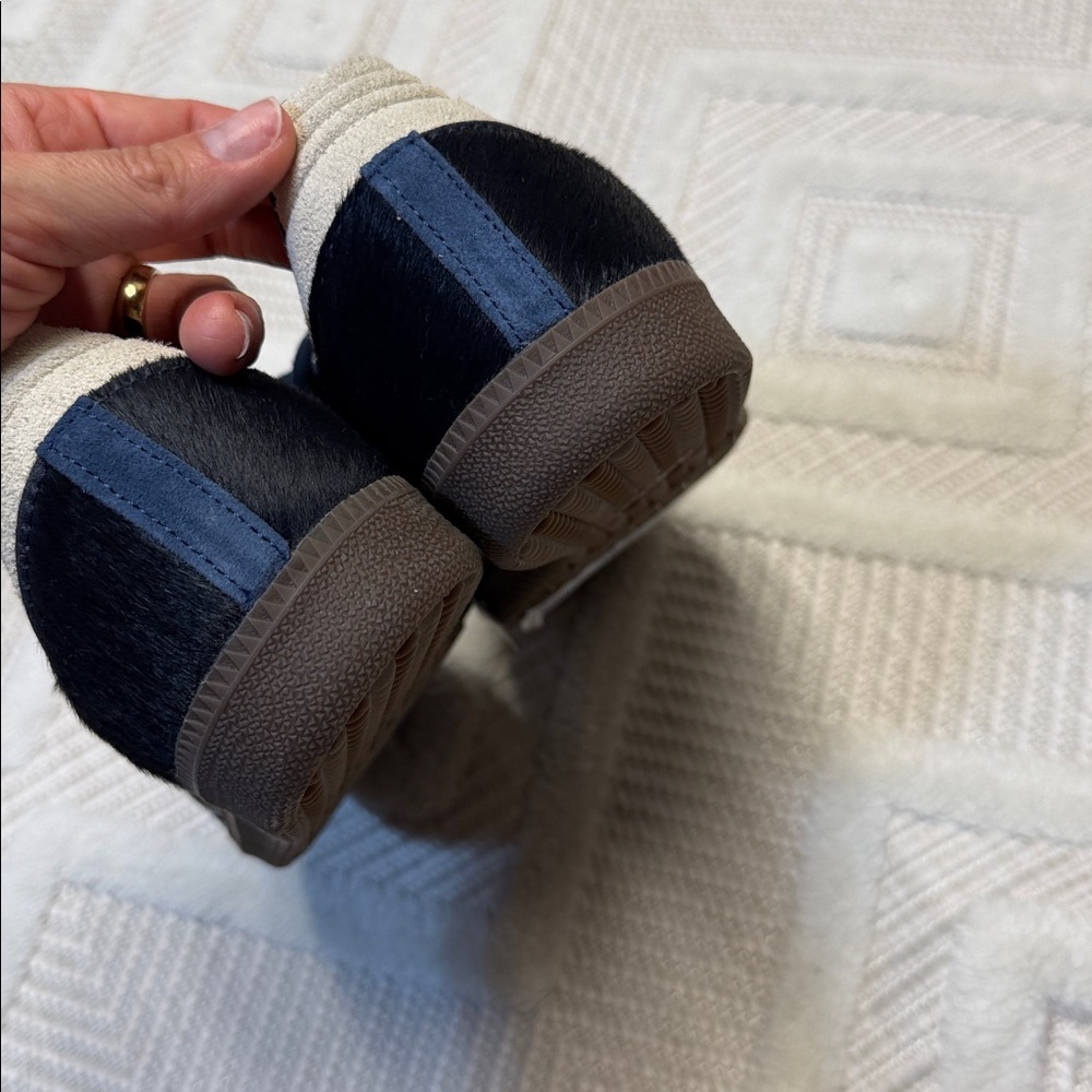 adidas Originals Samba OG sneakers in navy pony hair and light blue - Picture 6 of 9